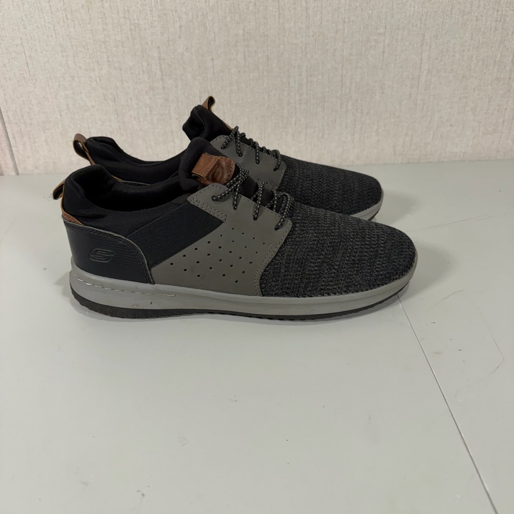 Skechers‎ Men's Black and Gray Knit Sneakers